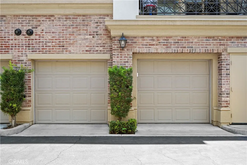 Private 2-Car Garage