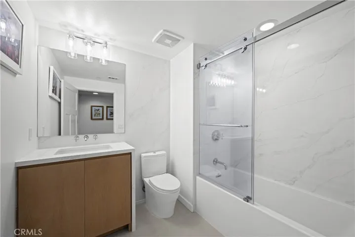 Fully Remodeled Second Bath