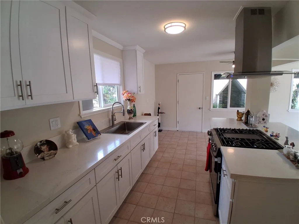 New Kitchen • Quartz Countertops • Updated Light Fixtures New Kitchen • Quartz Countertops • Updated Light Fixtures
