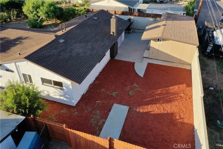 WOW BRAND NEW ROOF AND FENCING,