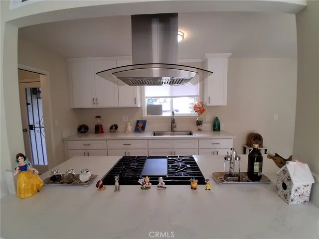 Quartz Countertop Bar Area.