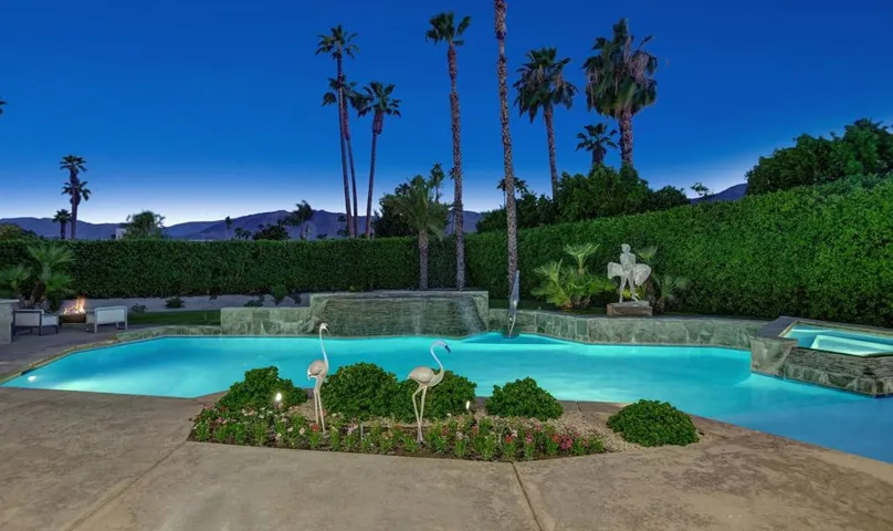 NIGHT POOL