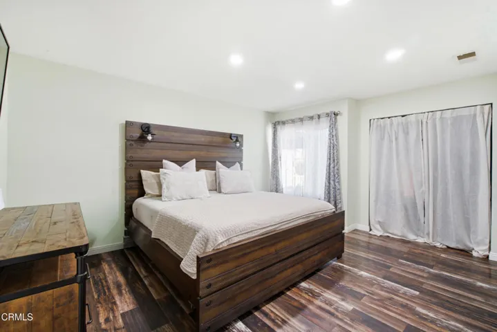 39_bedroom