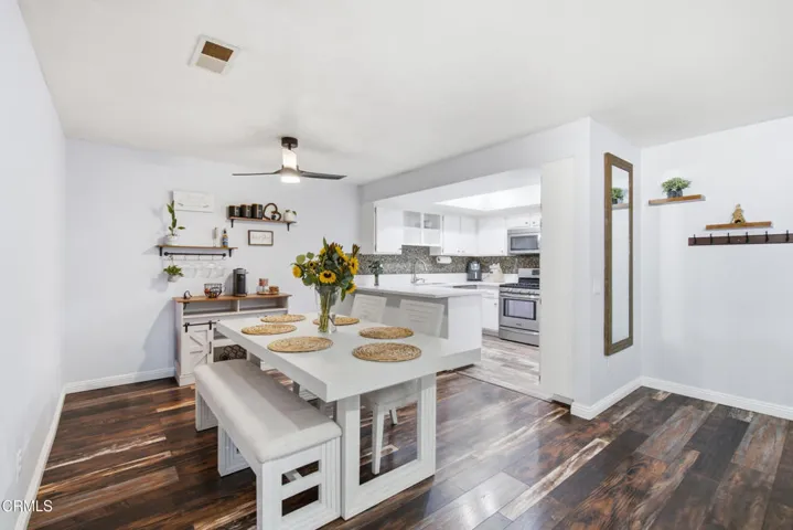 16_dining room