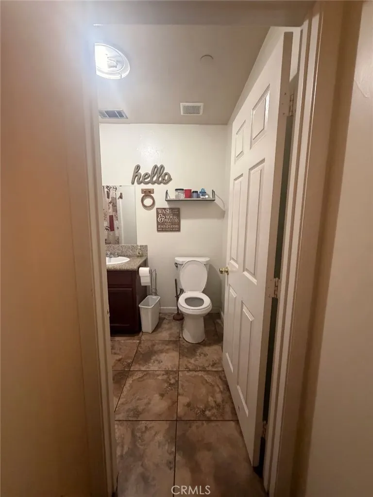 318 S Owens, Bakersfield, California 93307 — photo 5