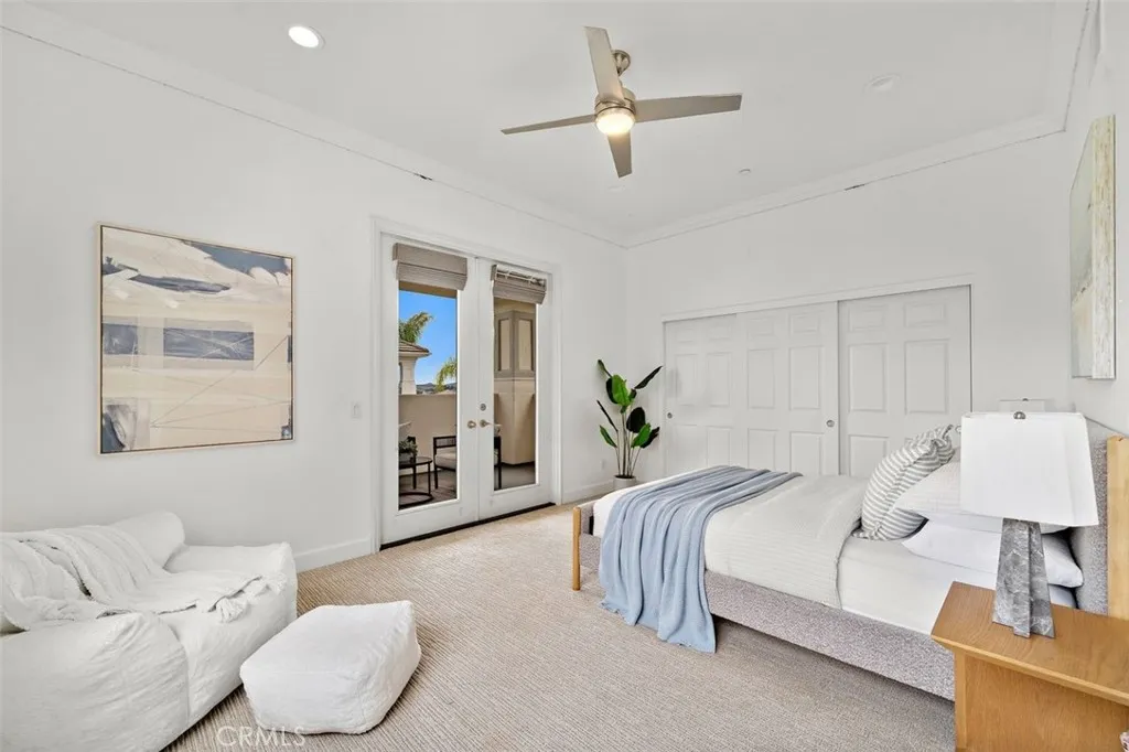 Additional En-Suite upstairs bedroom, with private balcony.