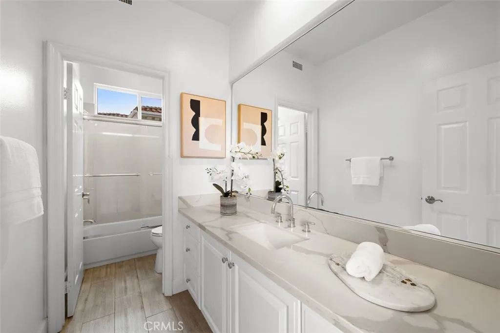 En-Suite bathroom. Quartz countertops.
