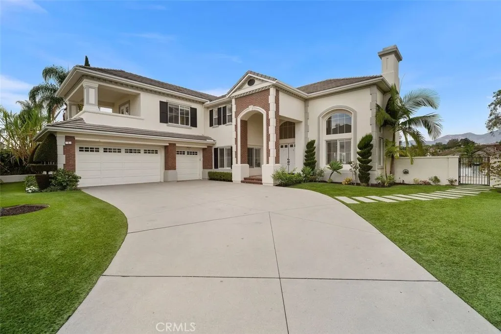 Long private driveway.