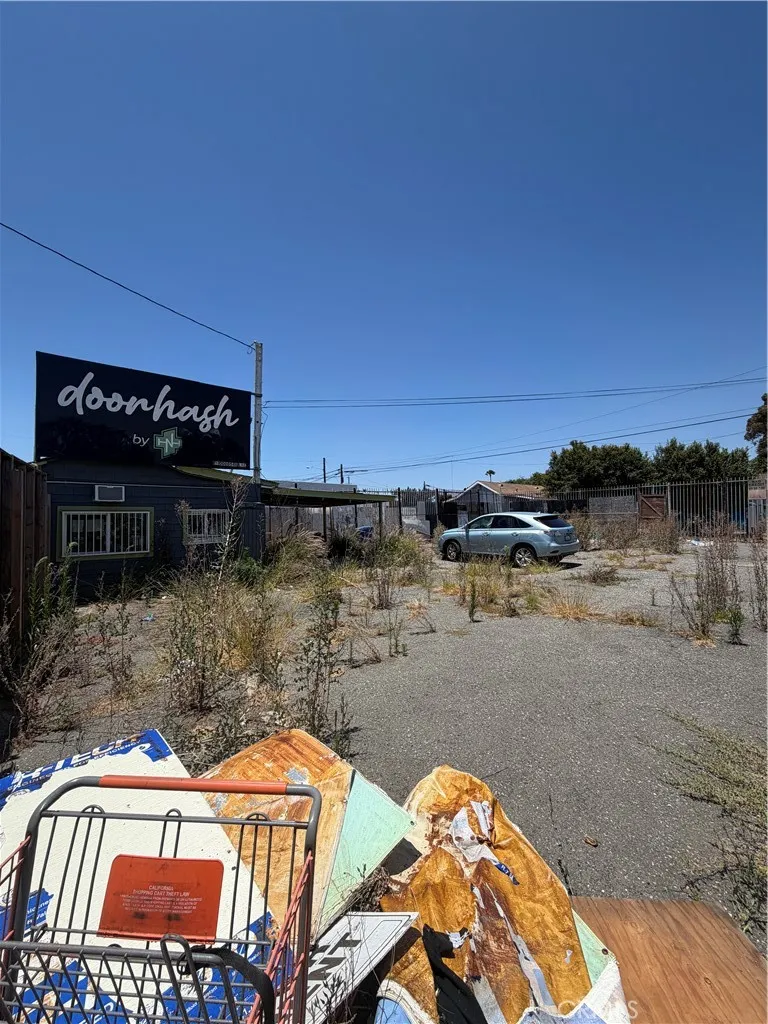 901 W Anaheim