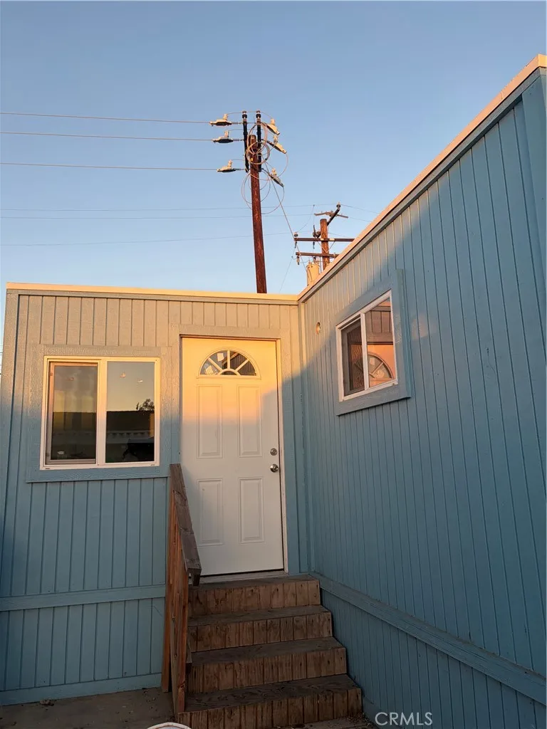 716 N Grand Ave