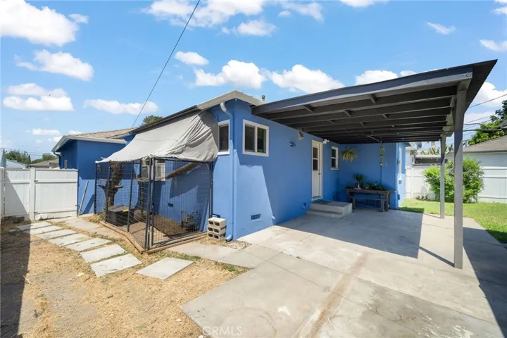 Catio - can be removed if not needed.