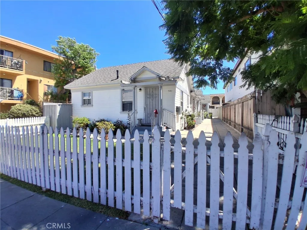 521 W 16th 4
