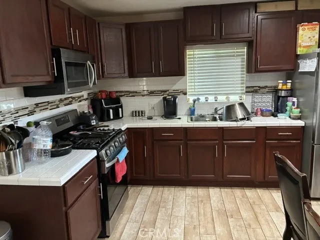 5915 Lemon, Long Beach, California 90805 — photo 5