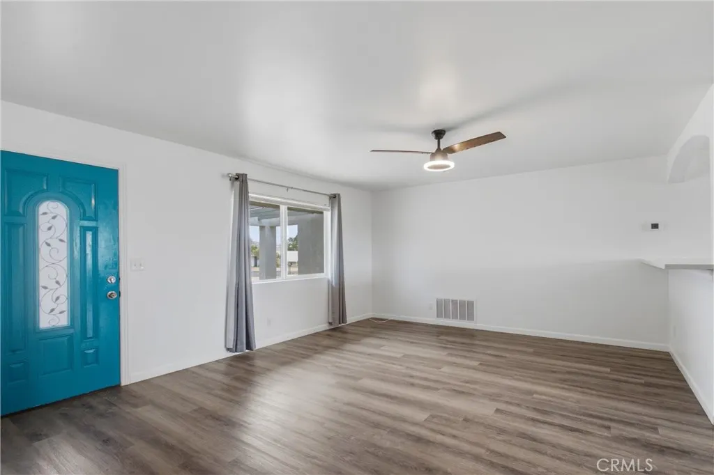 7399 Palomar, Yucca Valley, California 92284 — photo 4