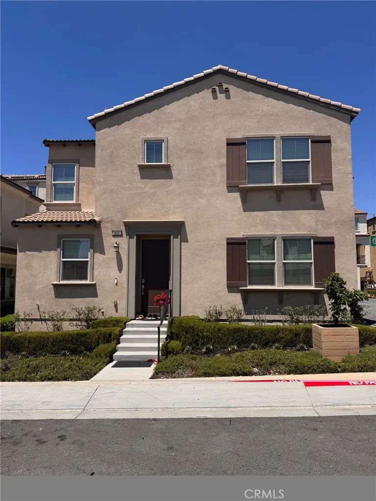 881 Pear Ct
