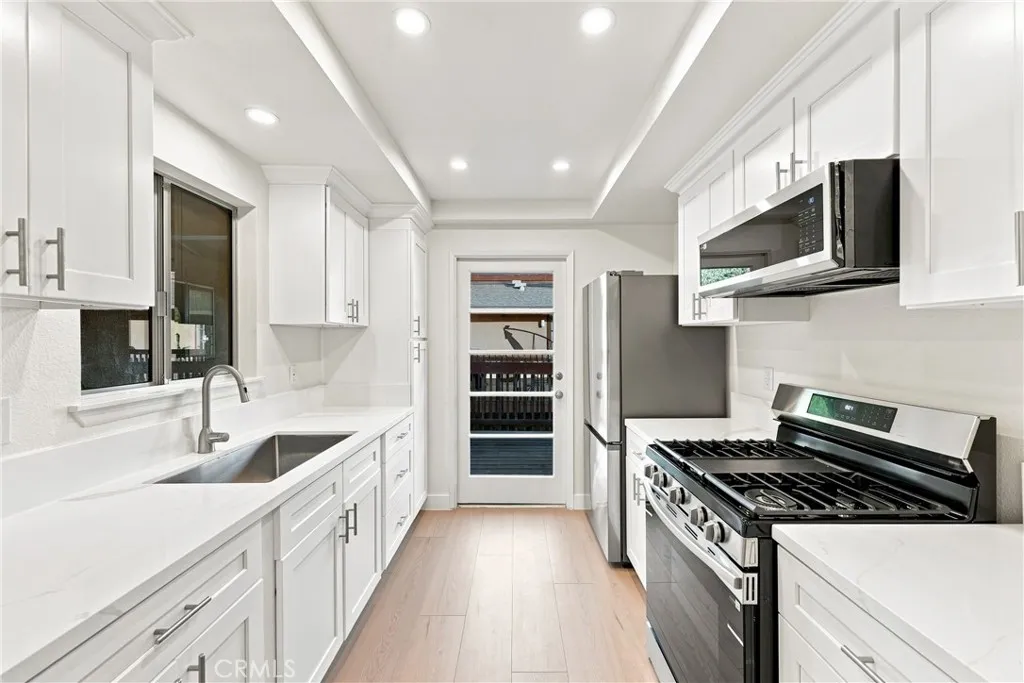 5905 Rosemead