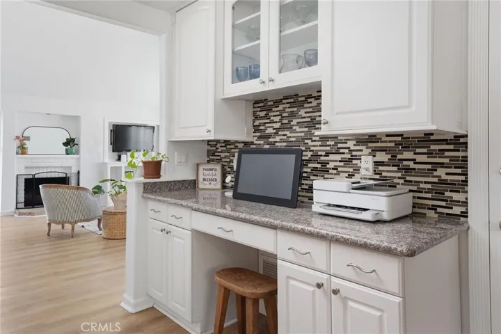 Built In Office/Desk Space