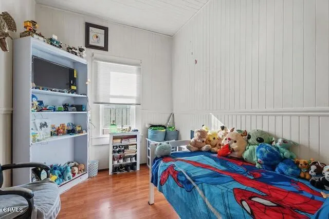 MAIN HOUSE 3RD BEDROOM