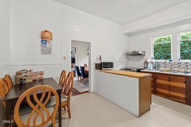 MAIN HOUSE KITCHEN
