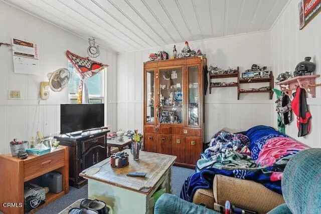 COTTAGE LIVING ROOM