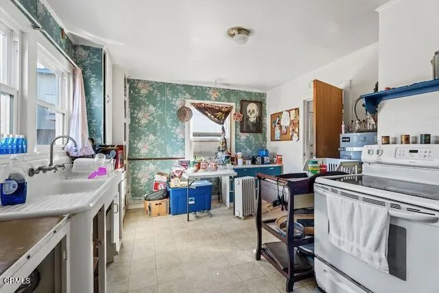 COTTAGE KITCHEN