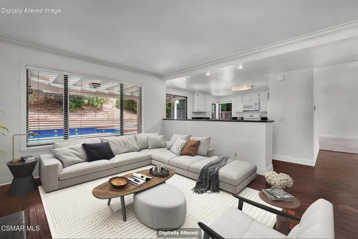 7 - Family room-