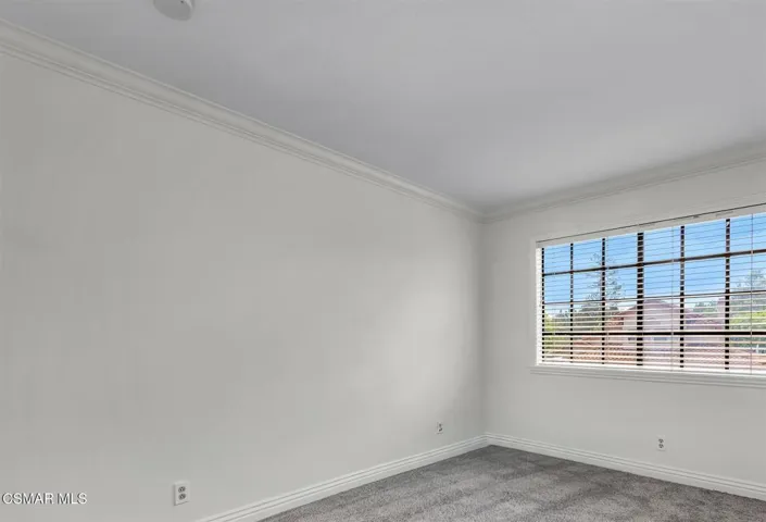 21 - Bedroom-