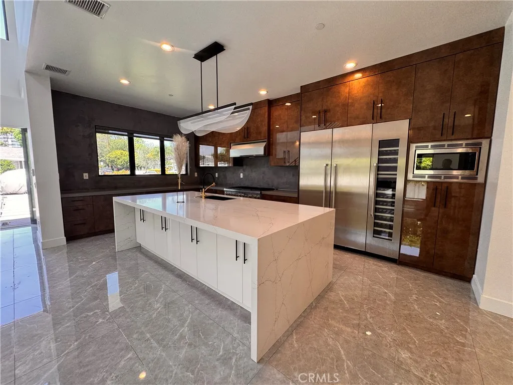 Kitchen
Kitchen