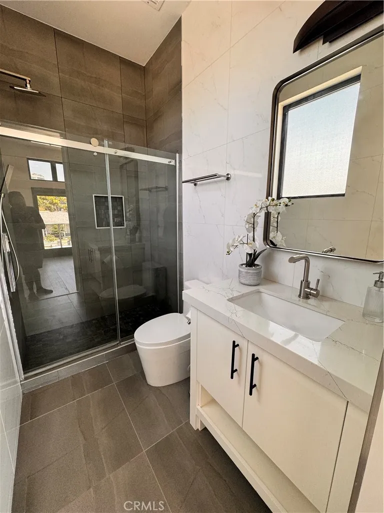 Bathroom Suite 3 Bathroom Suite 3