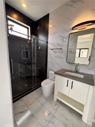 Bathroom Suite 2