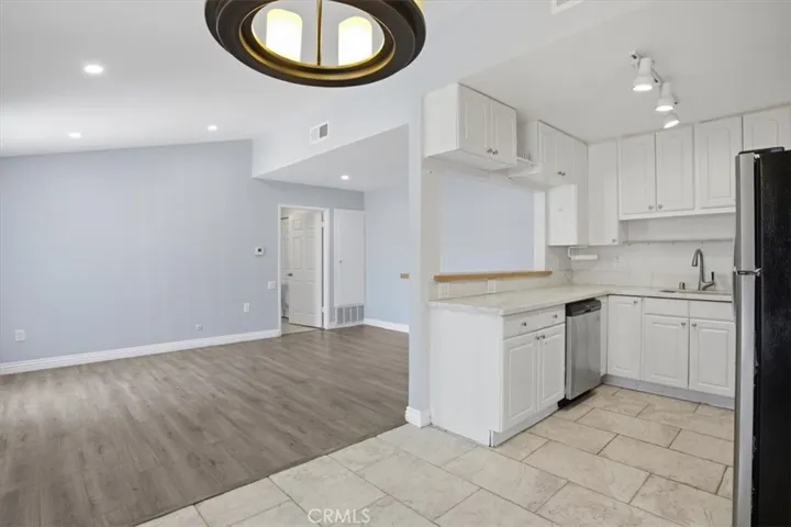19208 Avenue Of The Oaks G, Newhall, California 91321 — photo 4