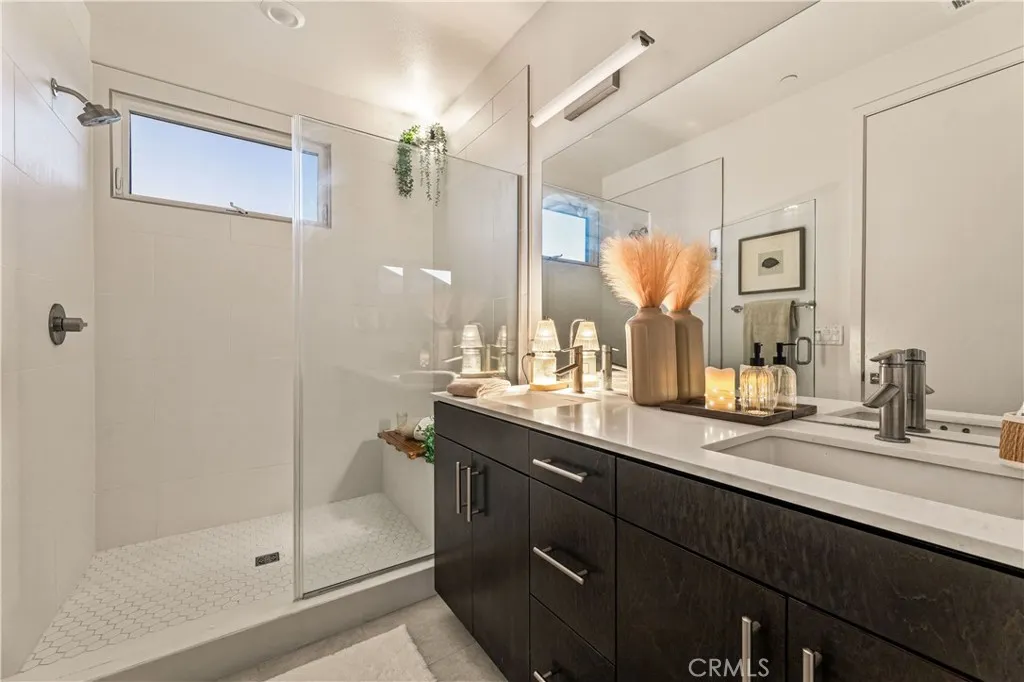 Twilight/Evening Shower Room