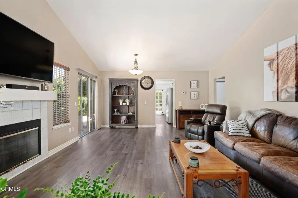 07-Living Room
