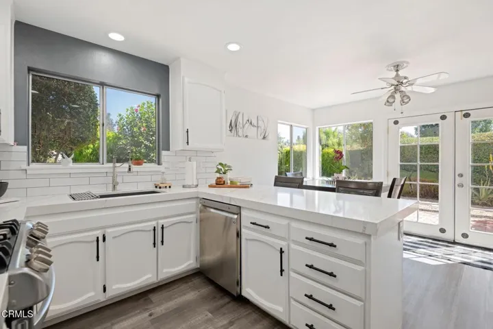 09-Kitchen