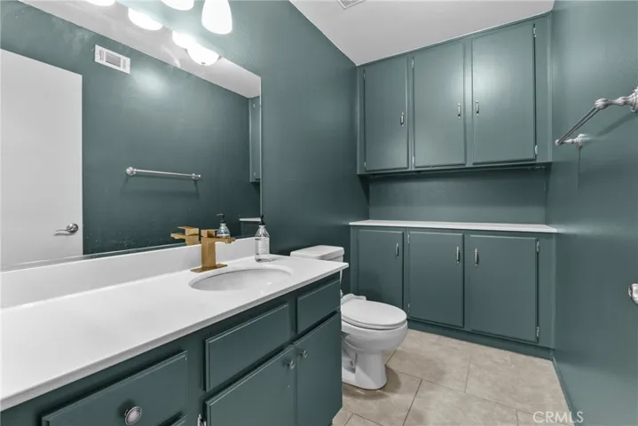 Main floor bathroom