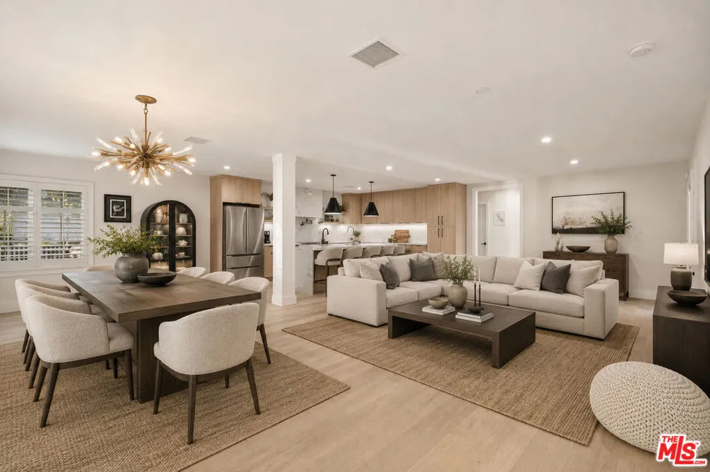 5758 Tobias Ave
