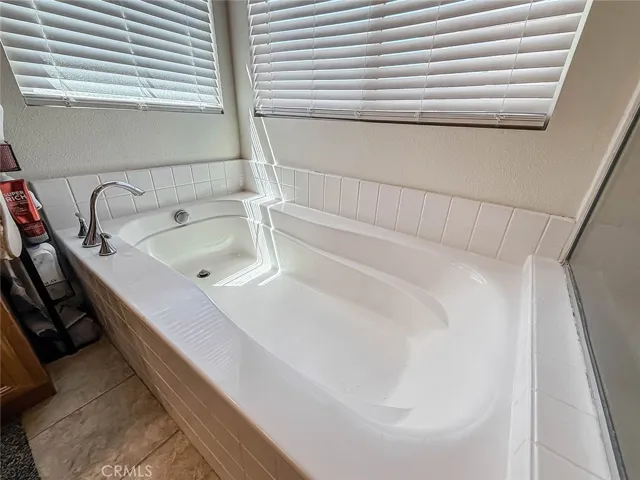 Large bathtub
