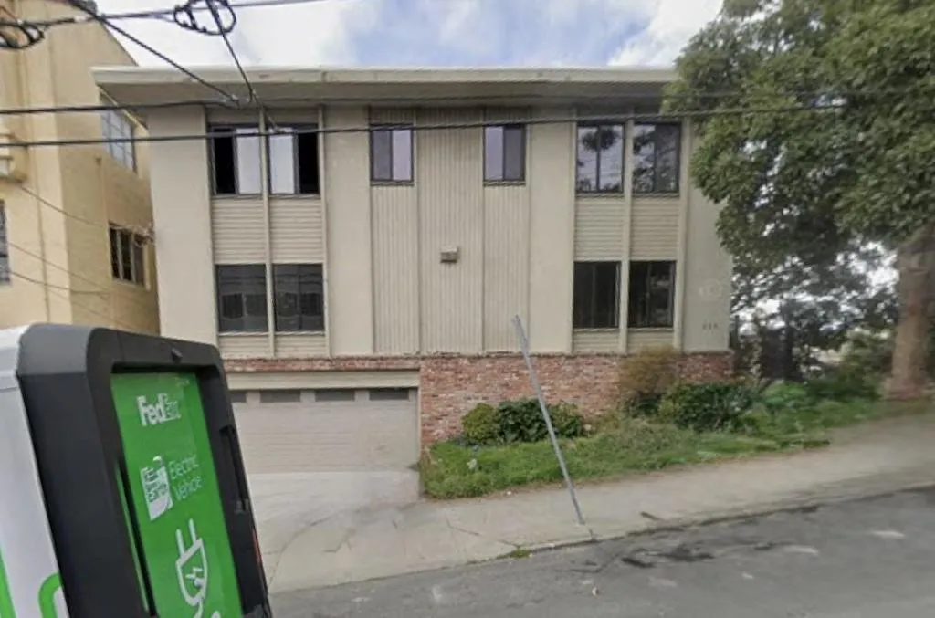 449 Merritt Ave