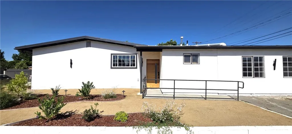 Side entrance with Ramp
