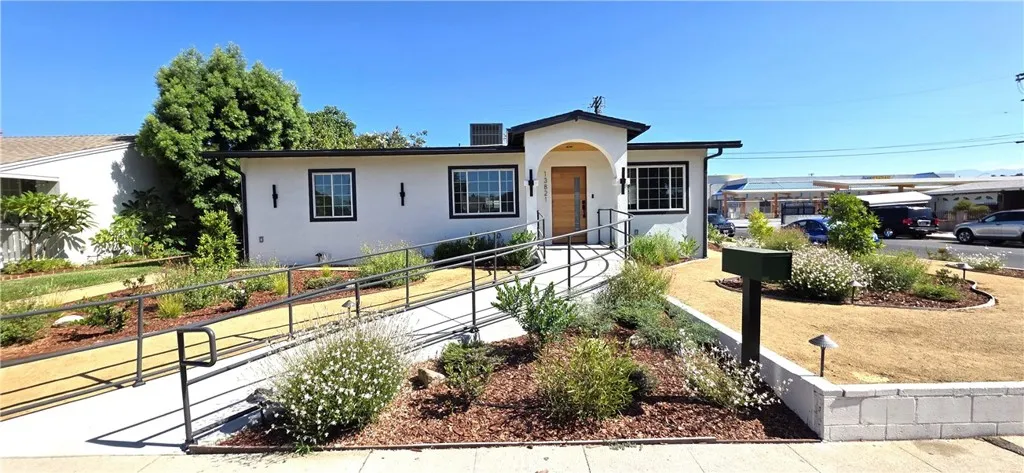 Front entrance with Ramp