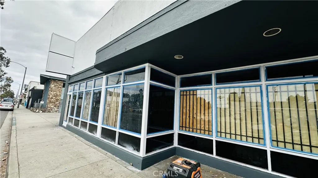 Front of the Building on Atlantic Ave #4