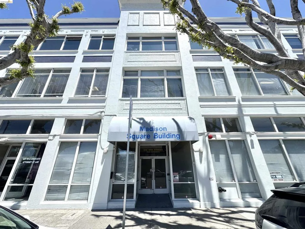 212 9th St. #401