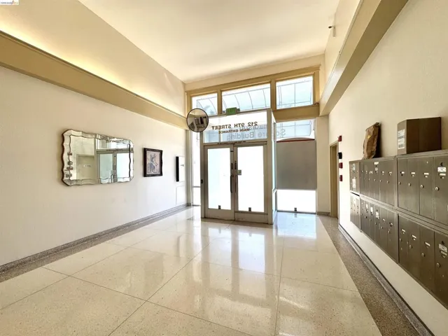 212 9th St. #401, Oakland, California 94607 — photo 4