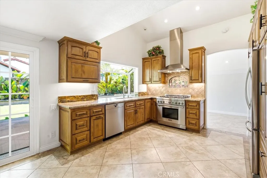 Bright Kitchen