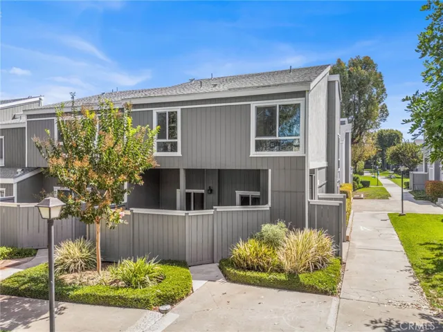 2 Story Spacious End Unit