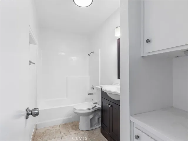Main bathroom