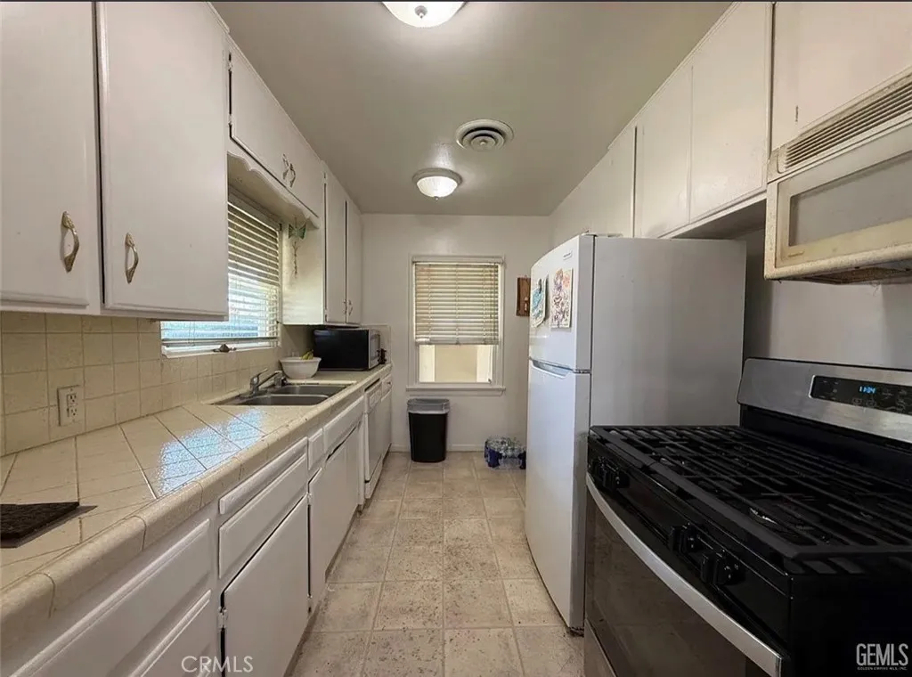 2512 Barnett, Bakersfield, California 93308 — photo 4