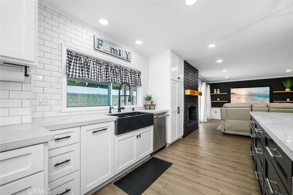 Subway tile backsplash provides clean lines and completes the design.