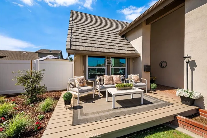A perfect setting to enjoy a morning coffee or afternoon tea.