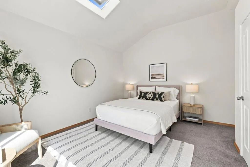Private detached bedroom